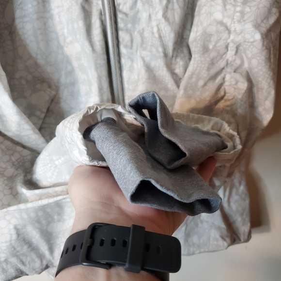 Womens Lululemon Run Hustle Jacket Size 6 White Reflective Glacier Lace - Picture 7 of 16